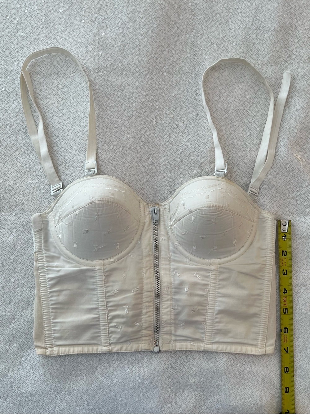 Vintage 1950s Women’s Cream Front-Zip Longline Bustier Bra with removable straps